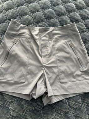 Athleta Light Gray Athletic Utility Pull-On Shorts